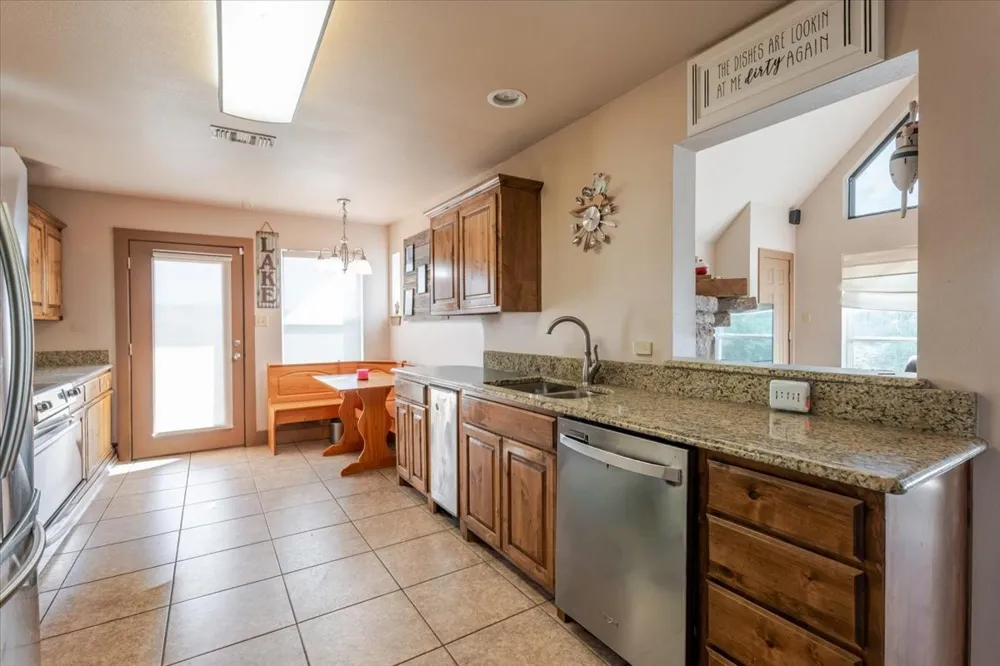 2020 Bluff Creek Drive Possum Kingdom Lake, TX 76475