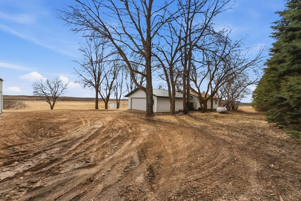 15682 150th Street Osakis, MN 56360
