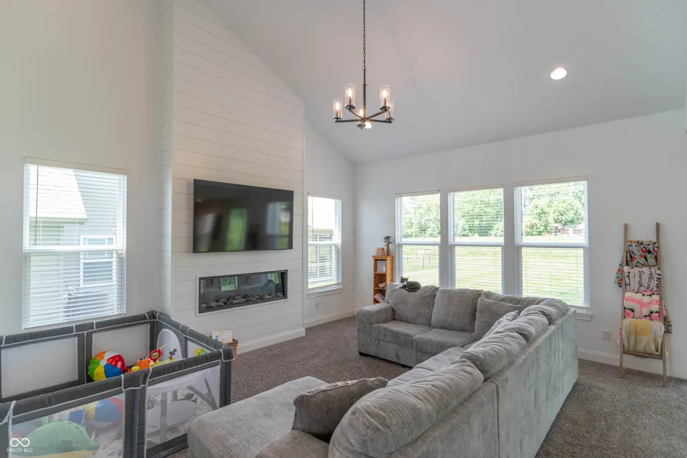 1054 E Valley Oak Court Mooresville, IN 46158