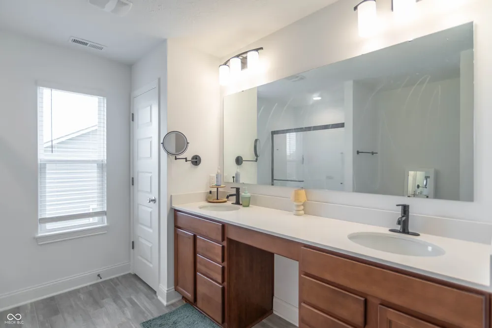 1054 E Valley Oak Court Mooresville, IN 46158