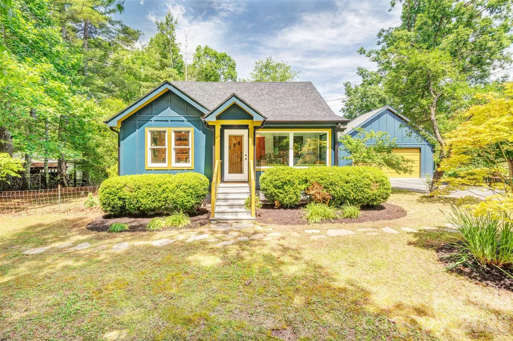 136 Graveyard Road Fairview, NC 28730
