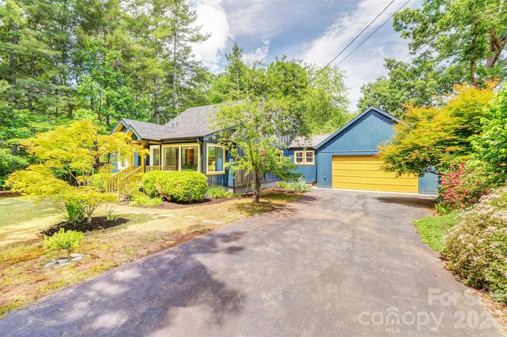 136 Graveyard Road Fairview, NC 28730