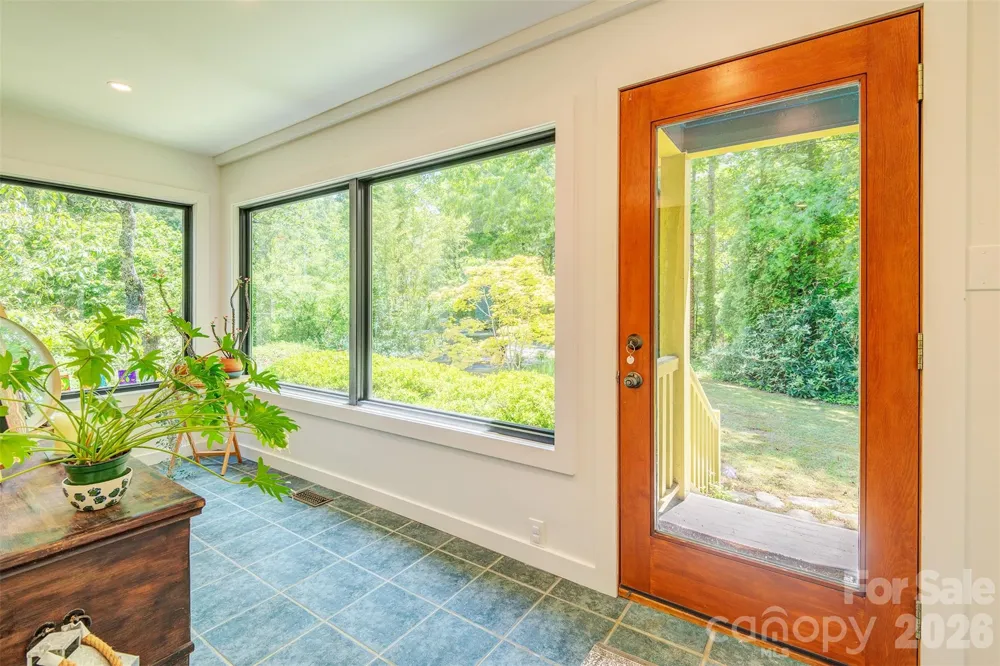 136 Graveyard Road Fairview, NC 28730