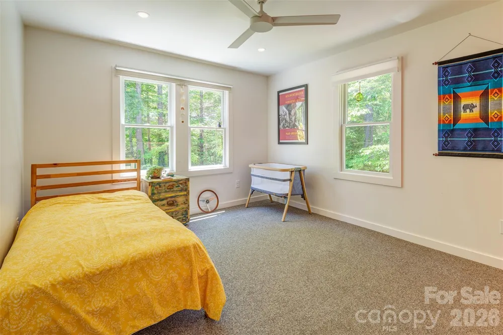 136 Graveyard Road Fairview, NC 28730