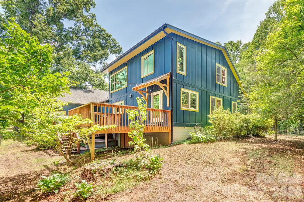136 Graveyard Road Fairview, NC 28730
