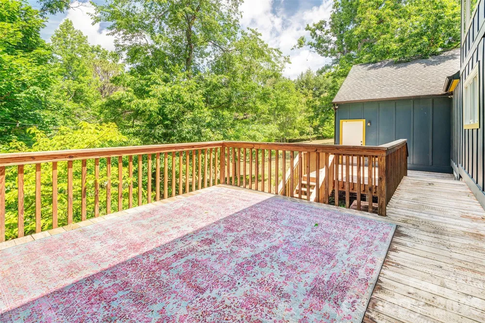 136 Graveyard Road Fairview, NC 28730