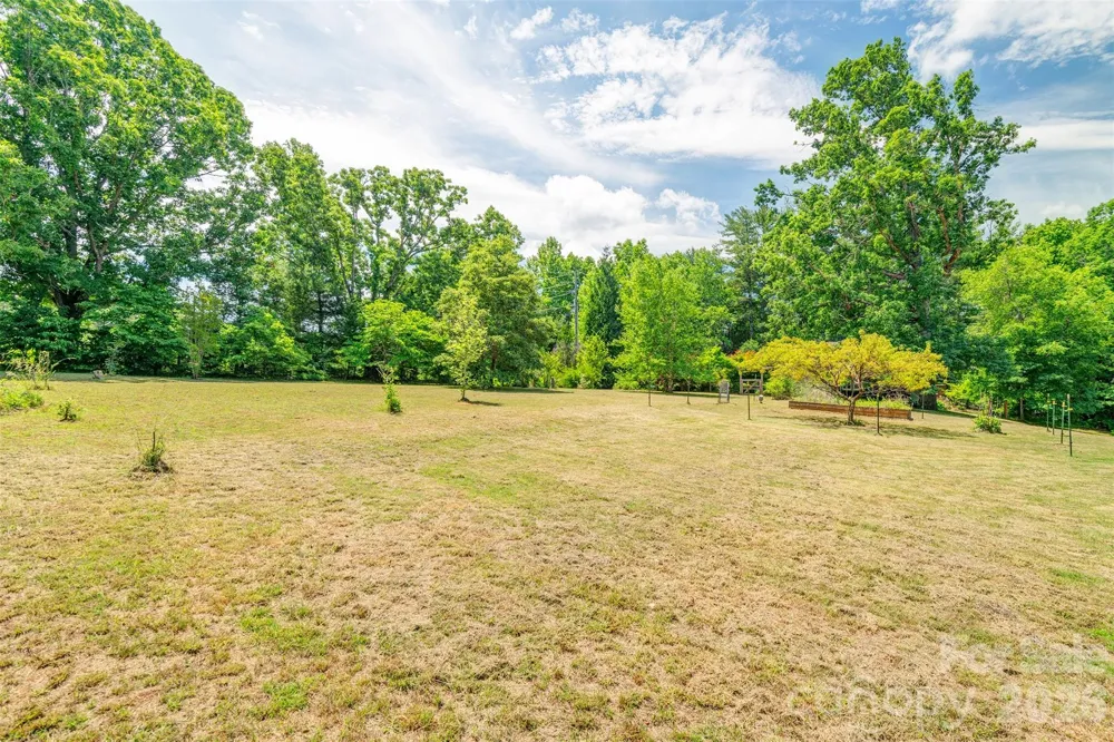 136 Graveyard Road Fairview, NC 28730