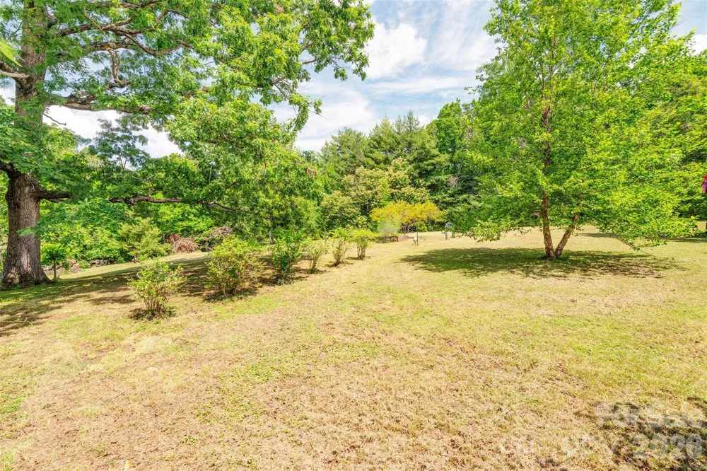 136 Graveyard Road Fairview, NC 28730