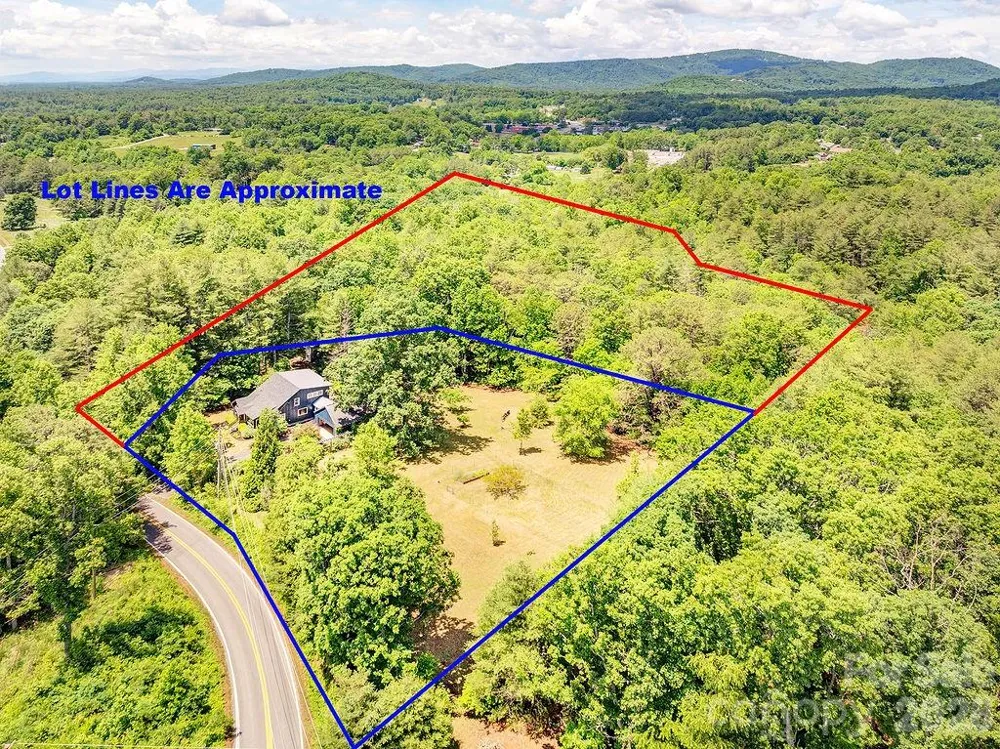 136 Graveyard Road Fairview, NC 28730