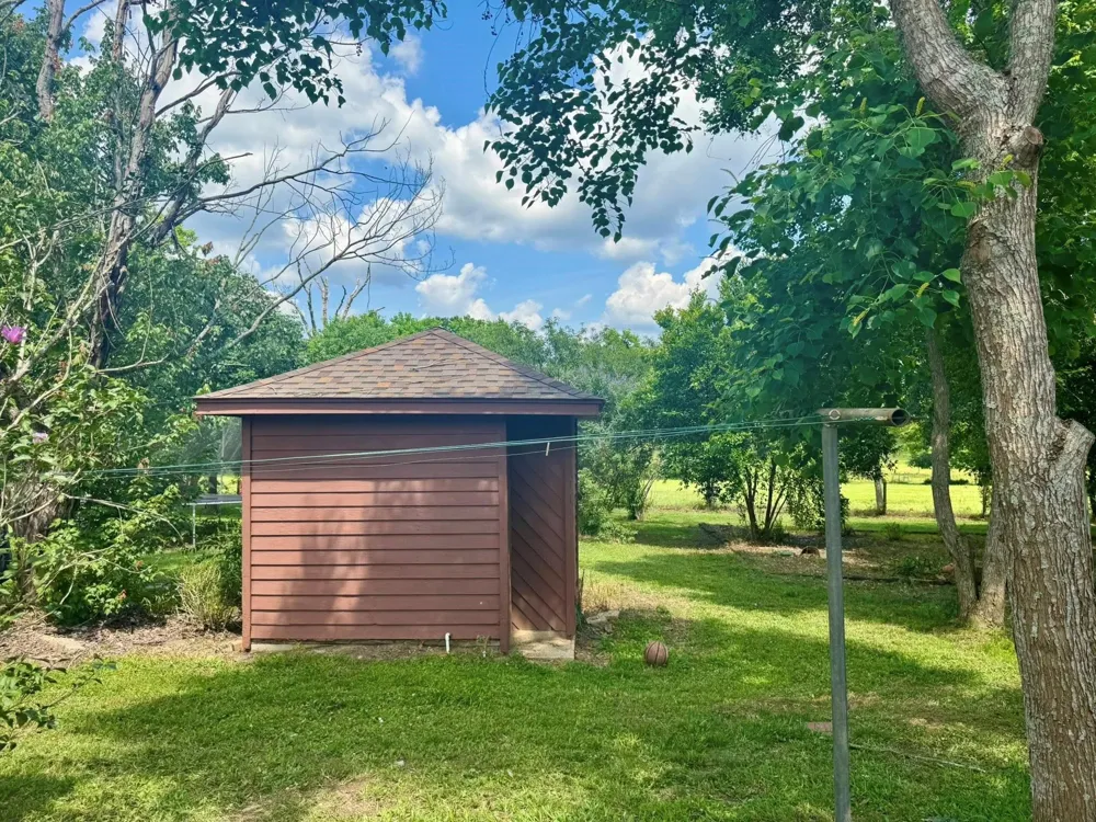 969 County Road 1050 Woodville, TX 75979