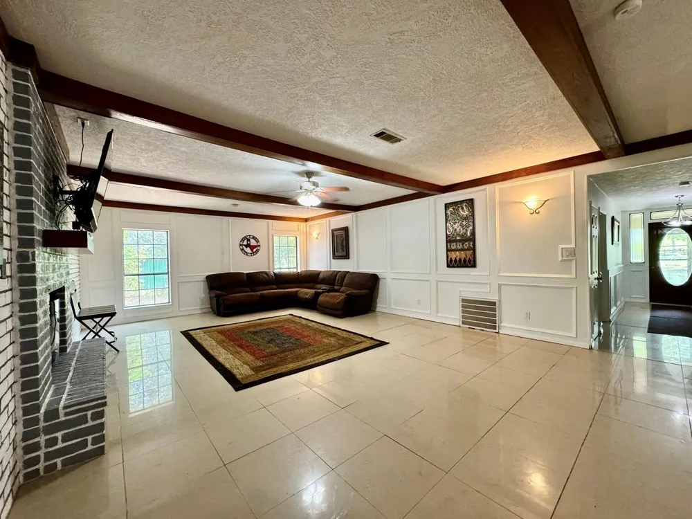 969 County Road 1050 Woodville, TX 75979