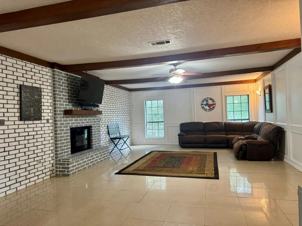 969 County Road 1050 Woodville, TX 75979