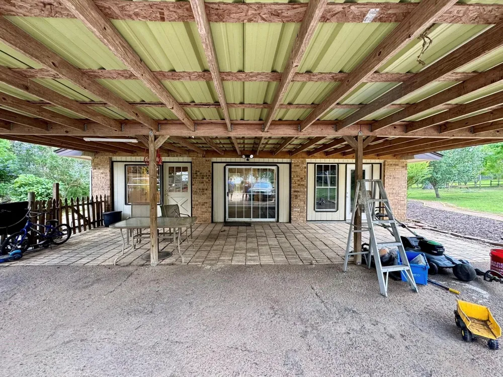 969 County Road 1050 Woodville, TX 75979