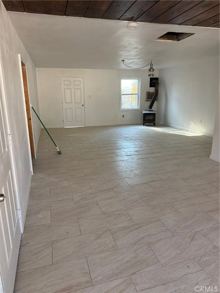 16100 Navajo Road Apple Valley, CA 92307