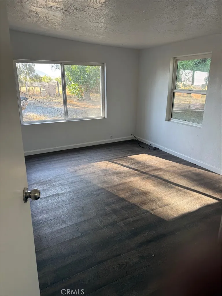 16100 Navajo Road Apple Valley, CA 92307