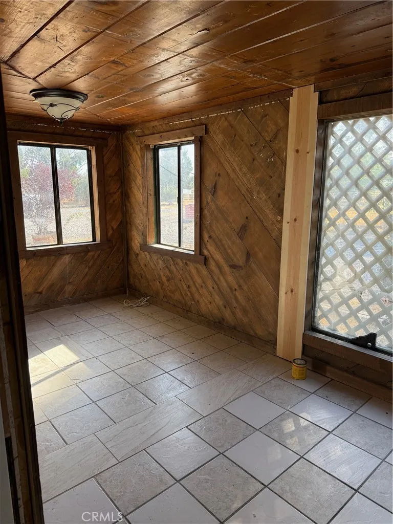 16100 Navajo Road Apple Valley, CA 92307