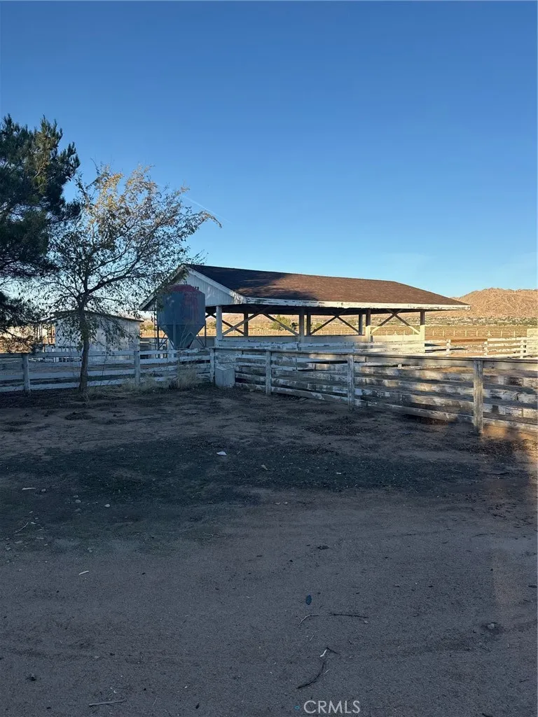 16100 Navajo Road Apple Valley, CA 92307