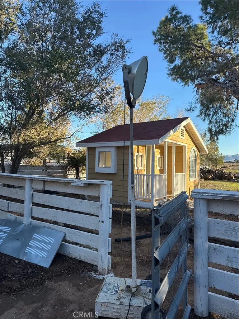16100 Navajo Road Apple Valley, CA 92307