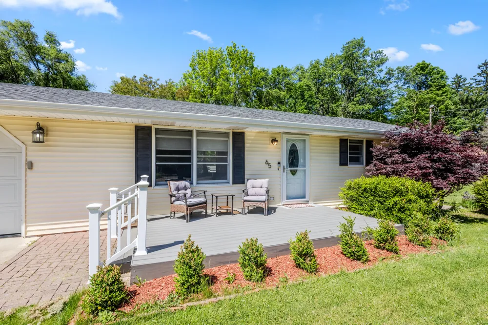 65 W Hallett Street Hillsdale, MI 49242