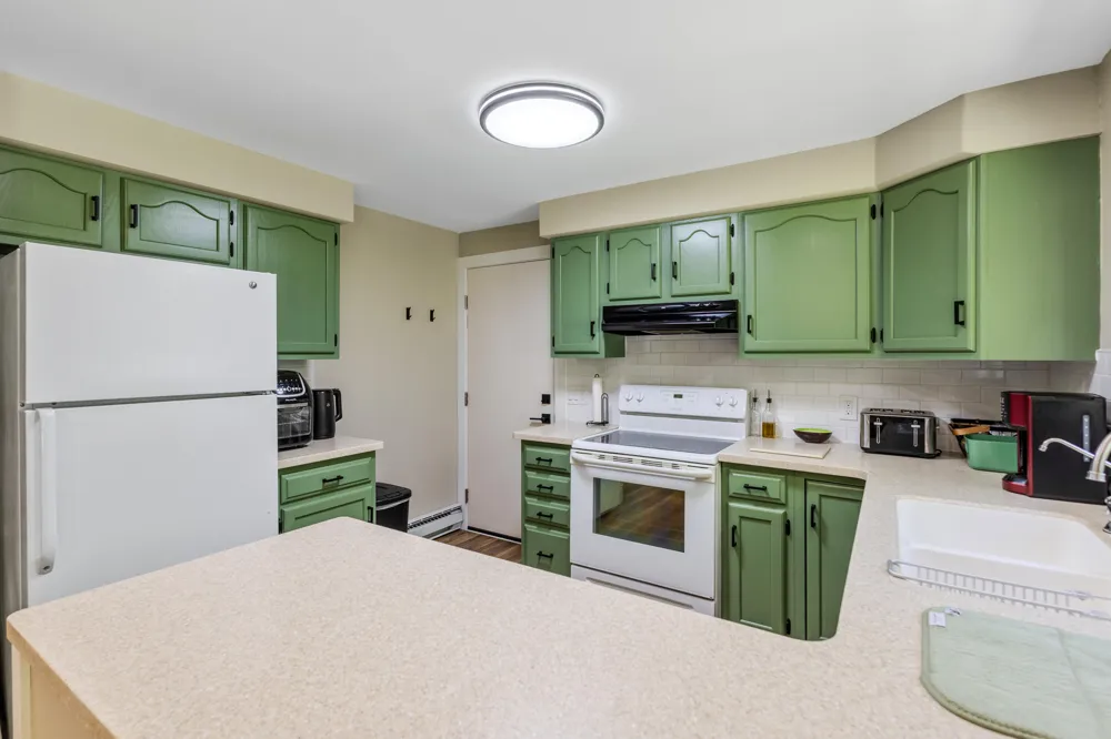 65 W Hallett Street Hillsdale, MI 49242