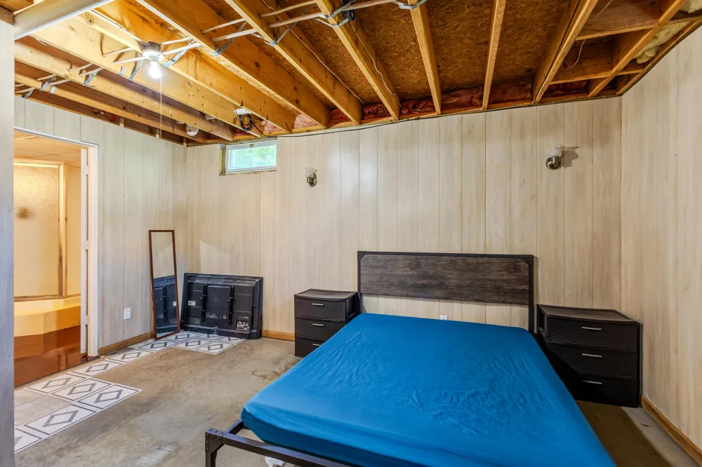65 W Hallett Street Hillsdale, MI 49242
