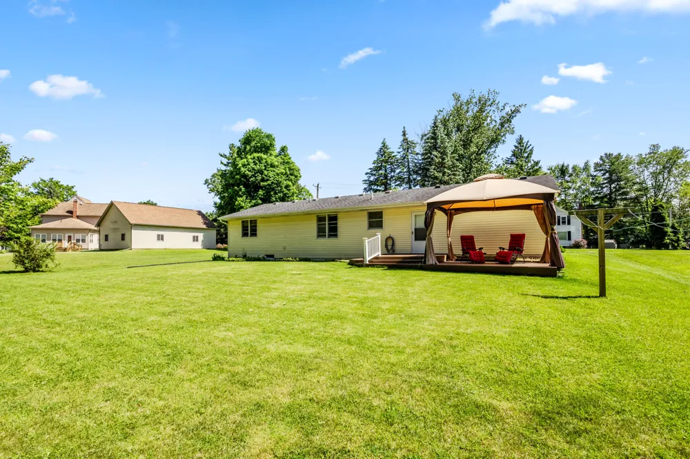 65 W Hallett Street Hillsdale, MI 49242