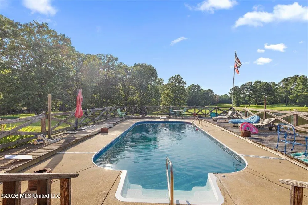 4655 Hwy 43 Camden, MS 39045