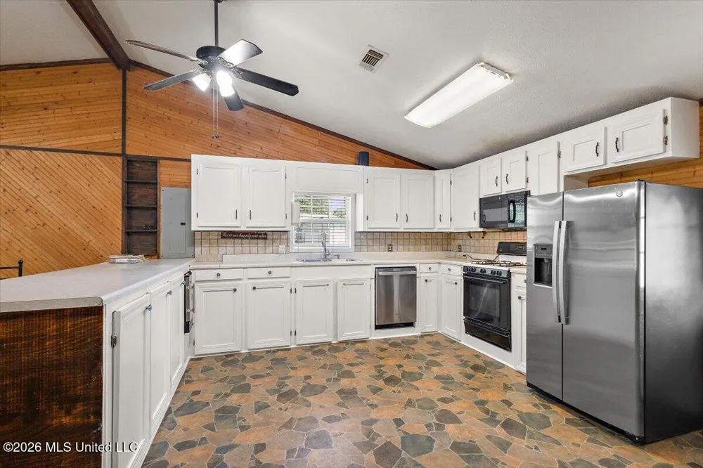 4655 Hwy 43 Camden, MS 39045
