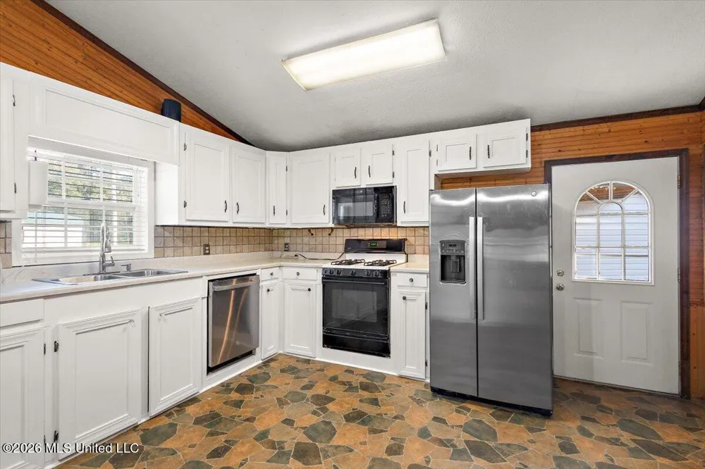 4655 Hwy 43 Camden, MS 39045