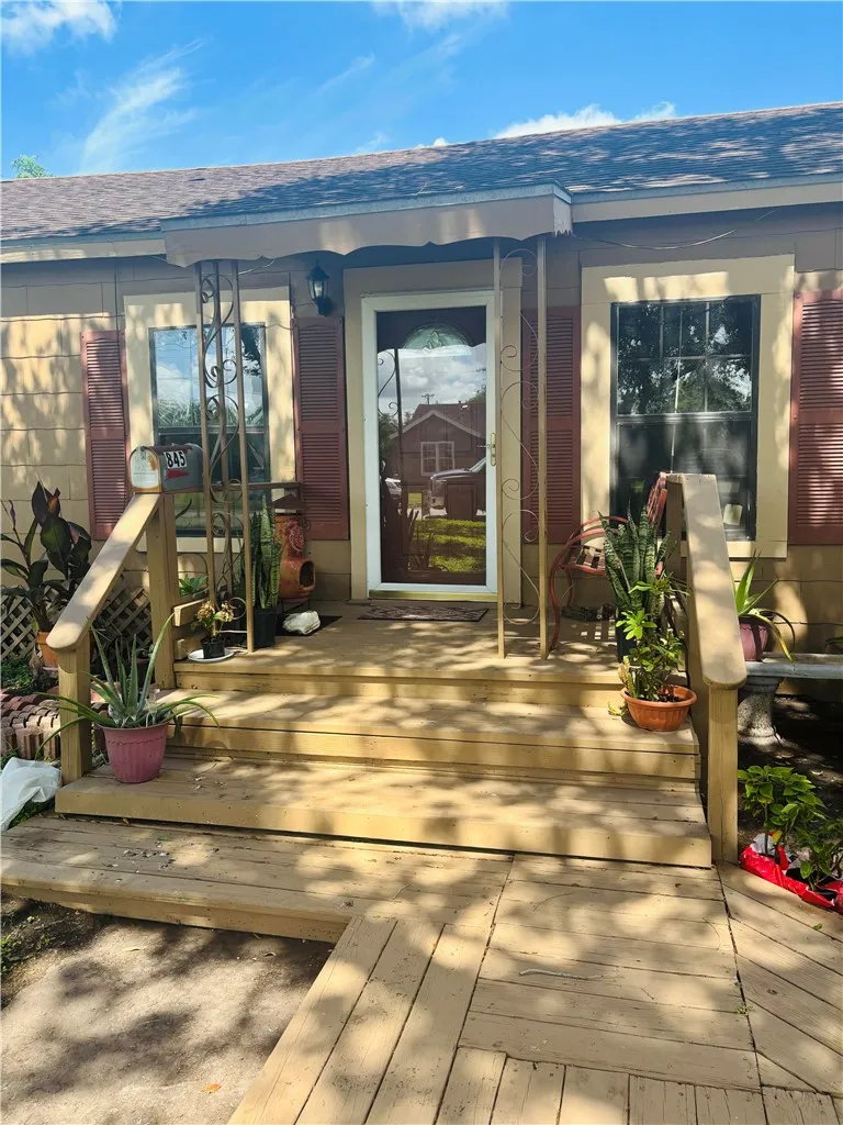 845 Reynolds Alice, TX 78332