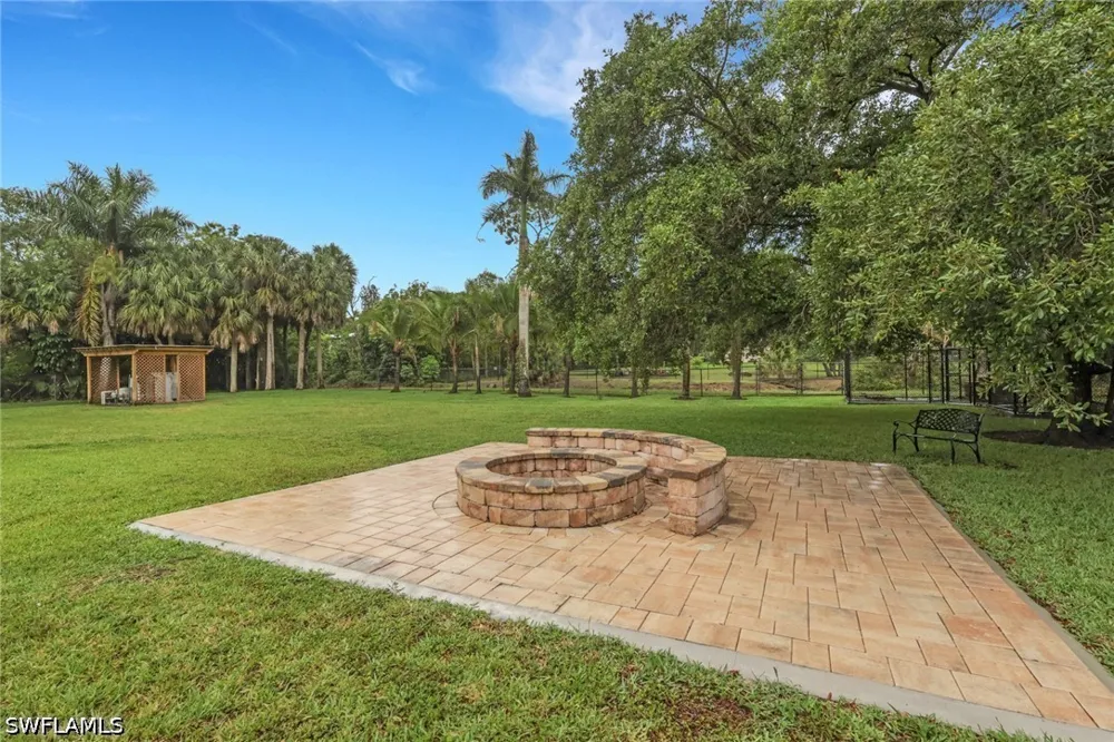 Green Boulevard Naples, FL 34116
