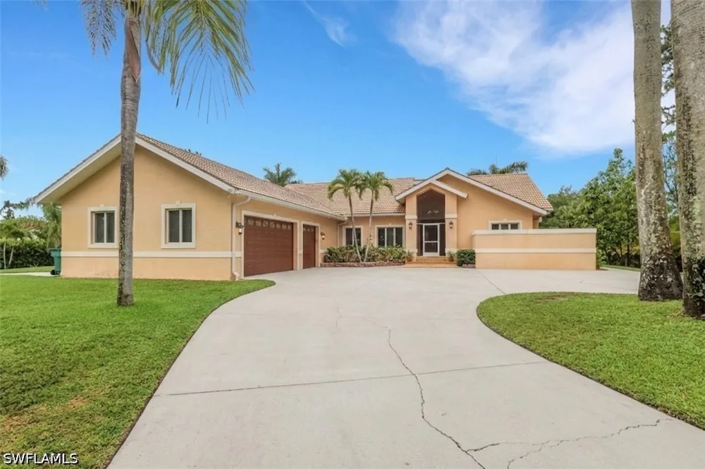 Green Boulevard Naples, FL 34116