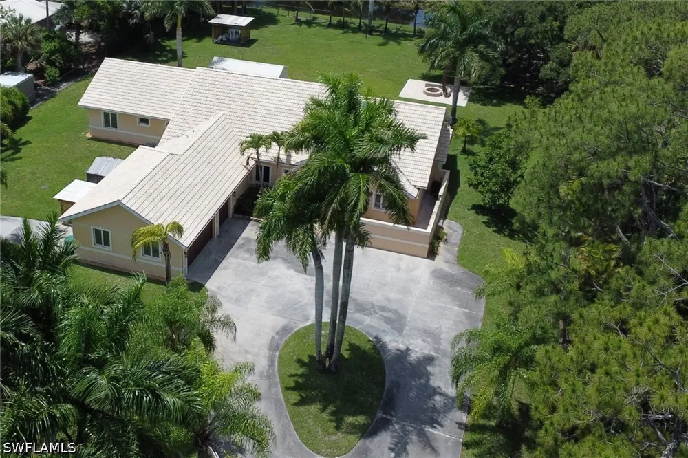 Green Boulevard Naples, FL 34116