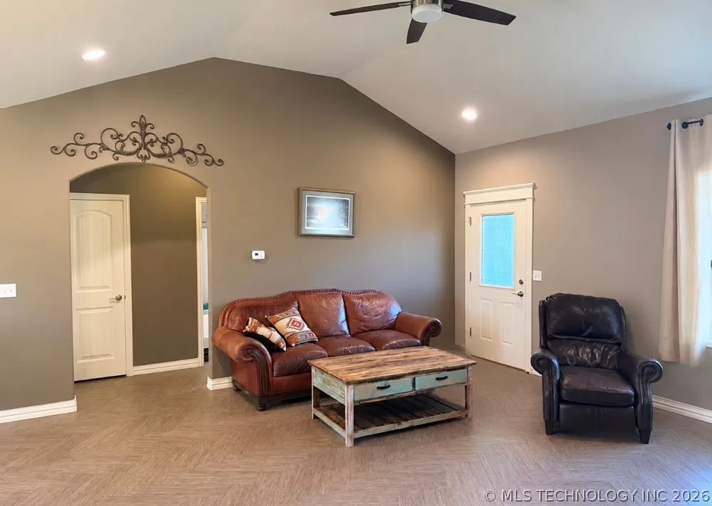 140 Avalanche Durant, OK 74701