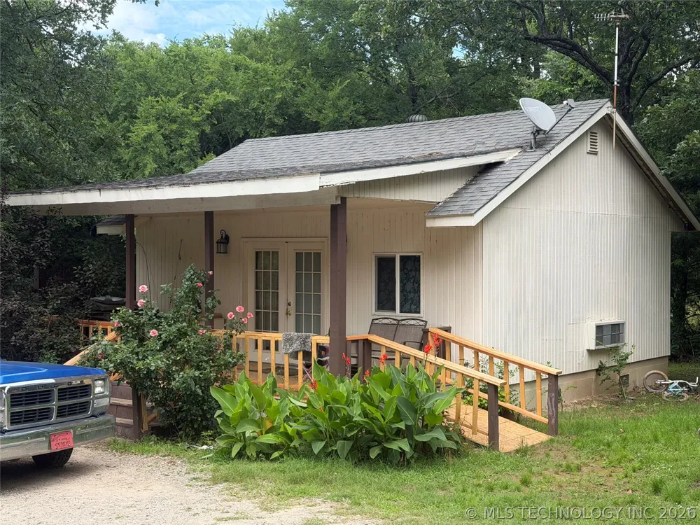 13 Wildflower Road Eufaula, OK 74432