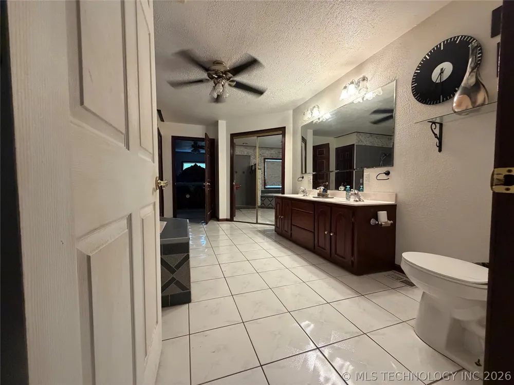 13 Wildflower Road Eufaula, OK 74432