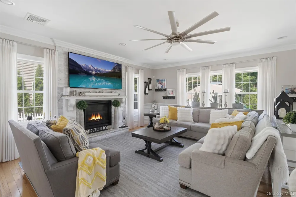 27 Davison Place Rockville Centre, NY 11570