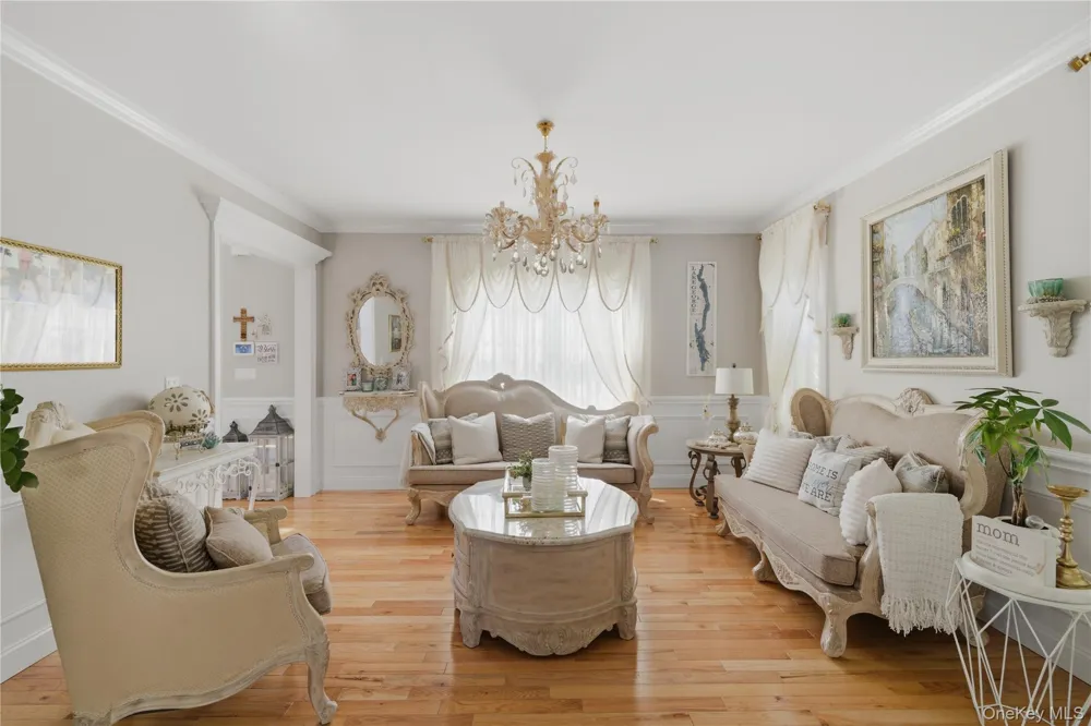27 Davison Place Rockville Centre, NY 11570