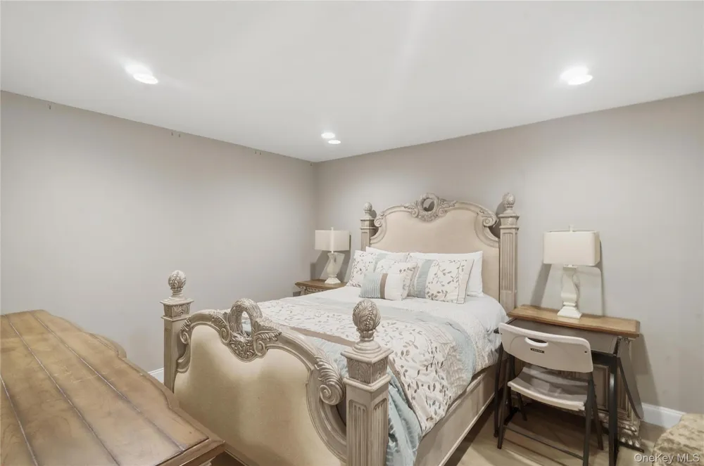 27 Davison Place Rockville Centre, NY 11570