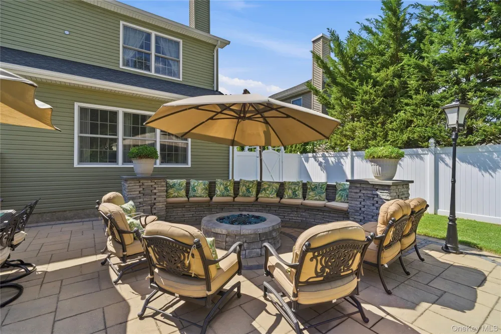 27 Davison Place Rockville Centre, NY 11570