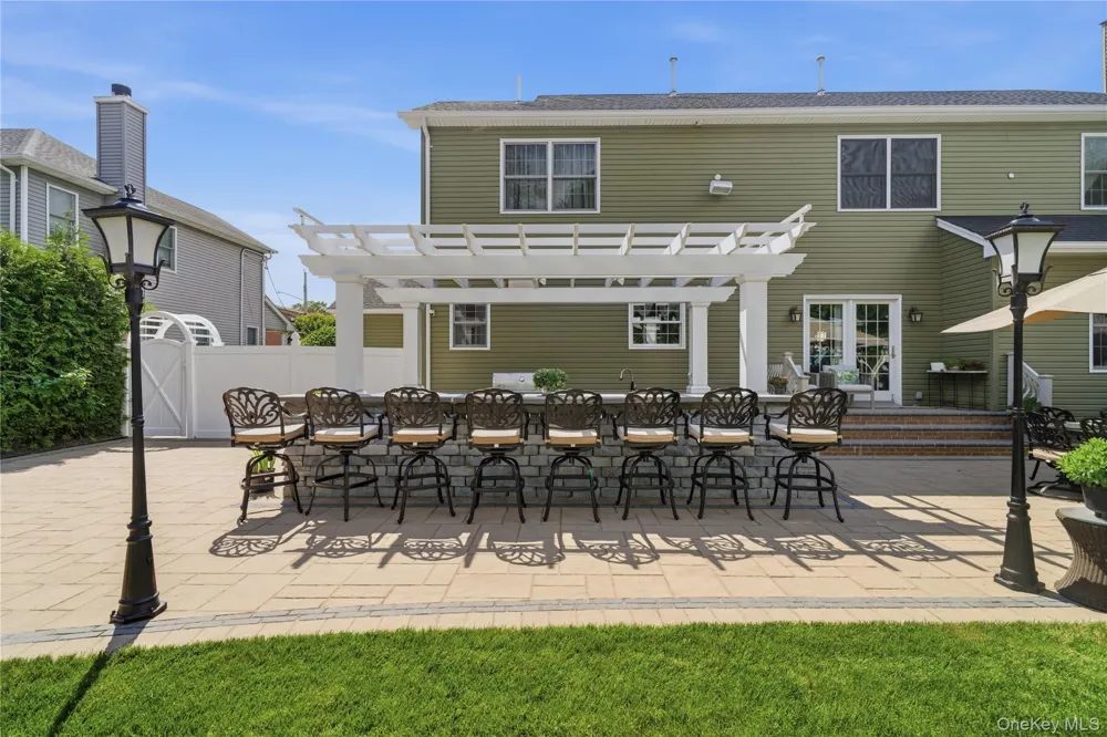 27 Davison Place Rockville Centre, NY 11570