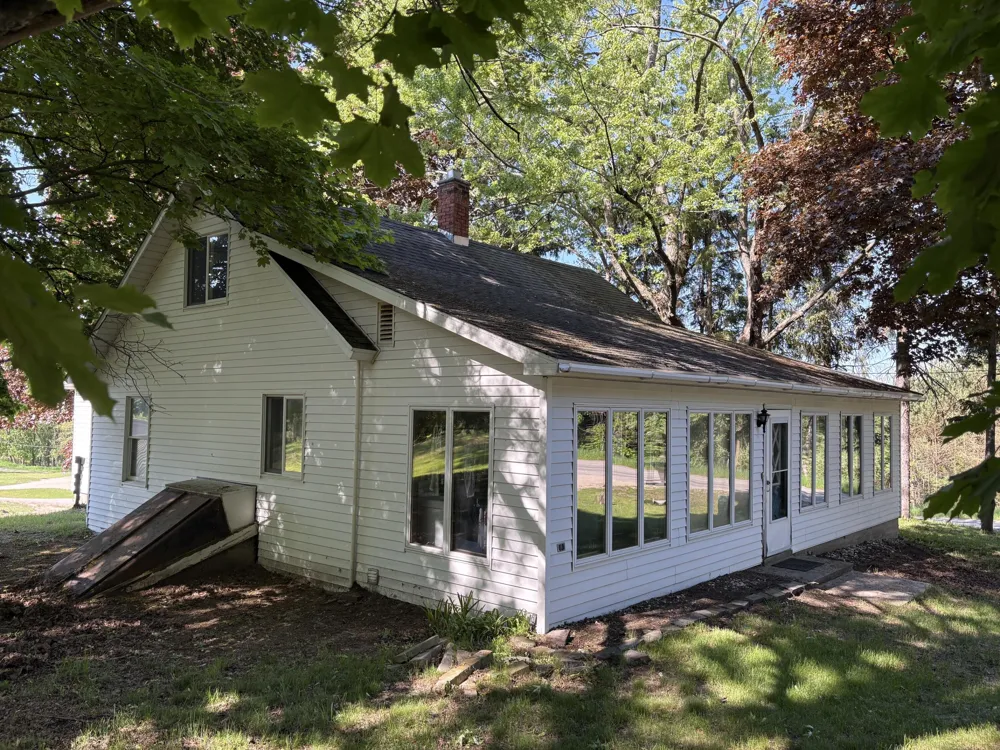 8819 Erdman Road Onekama, MI 49675