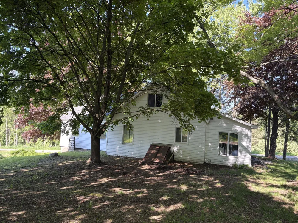 8819 Erdman Road Onekama, MI 49675