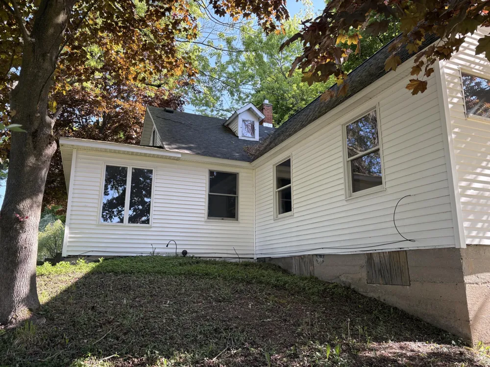 8819 Erdman Road Onekama, MI 49675