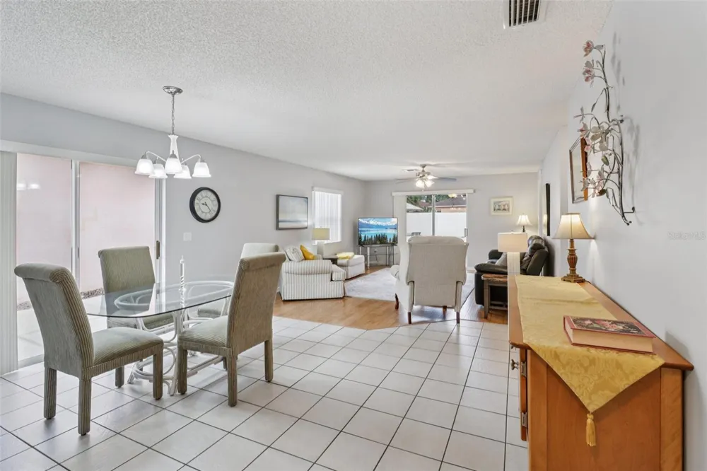 914 MENDOZA BOULEVARD Lady Lake, FL 32159