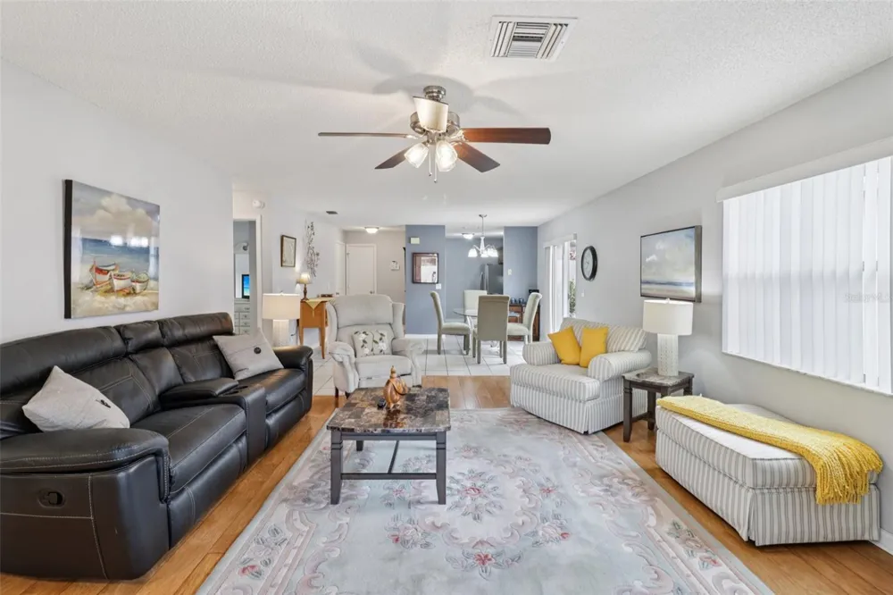 914 MENDOZA BOULEVARD Lady Lake, FL 32159