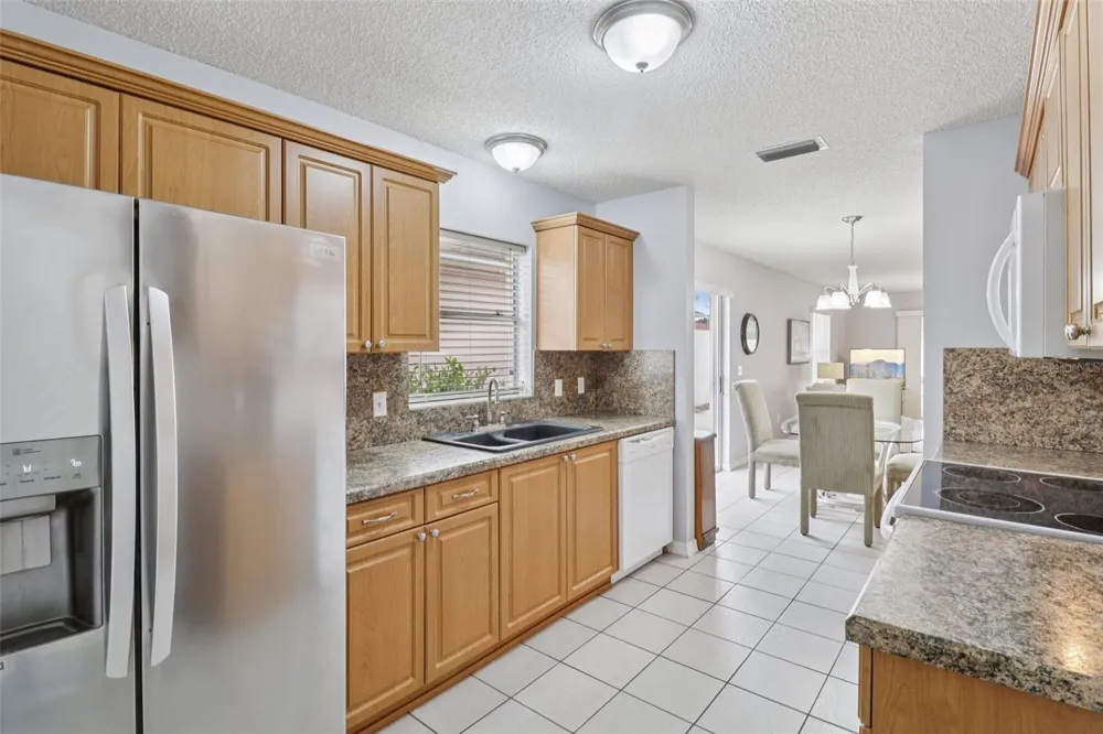 914 MENDOZA BOULEVARD Lady Lake, FL 32159