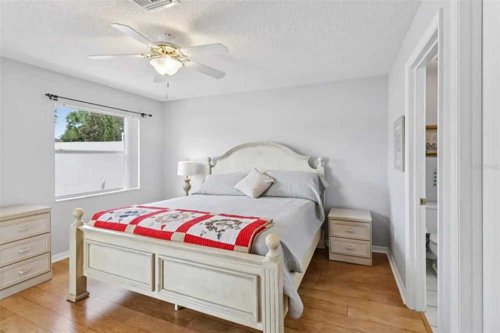 914 MENDOZA BOULEVARD Lady Lake, FL 32159