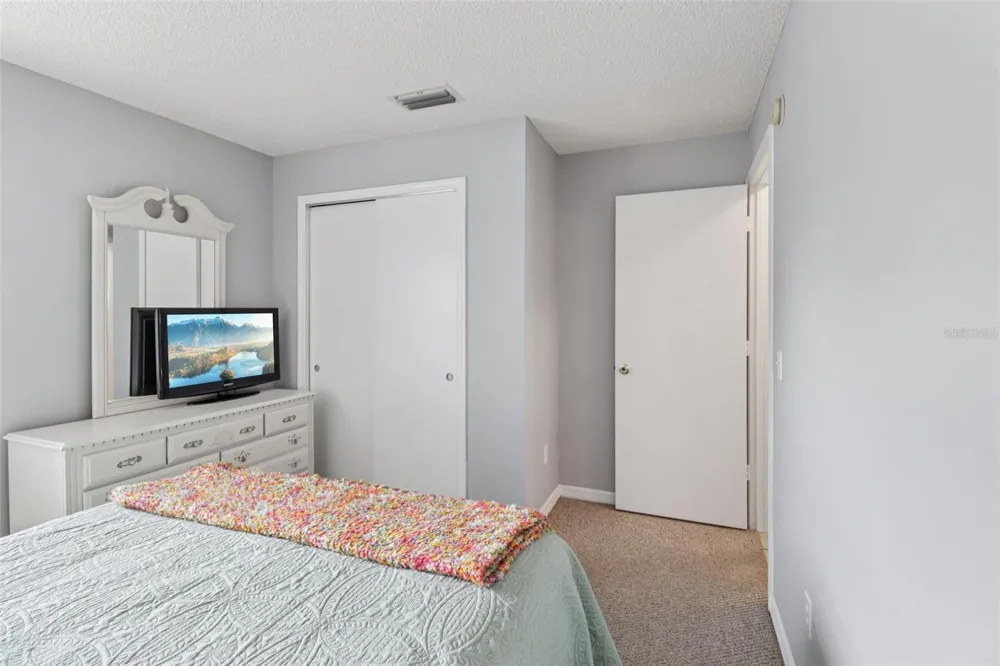 914 MENDOZA BOULEVARD Lady Lake, FL 32159