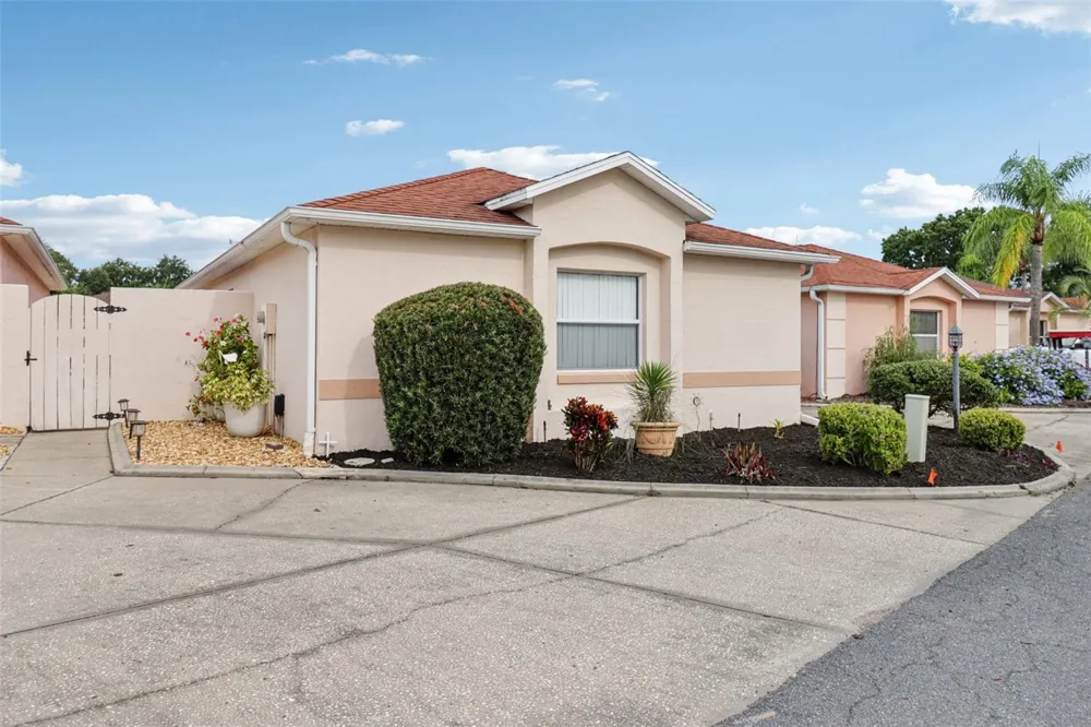914 MENDOZA BOULEVARD Lady Lake, FL 32159